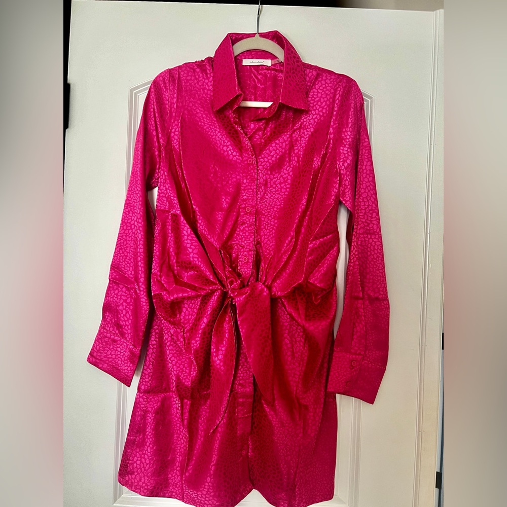 Brand new with tags, silky, hot pink party dress! 💓 lighter than the picture!